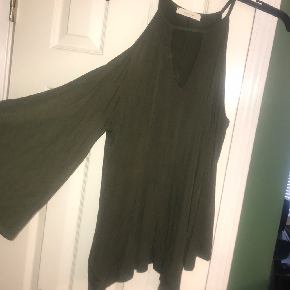 Cold shoulder top